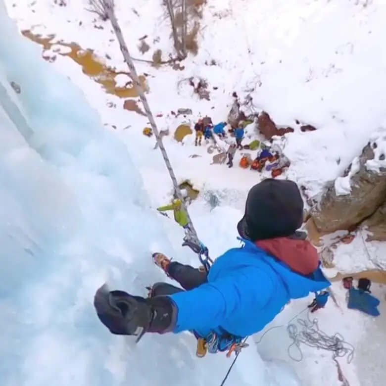 Reproducir video de RV: Escalada en hielo en Ouray
